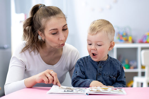 Leia mais sobre o artigo Atraso na fala do meu filho: quando me preocupar?